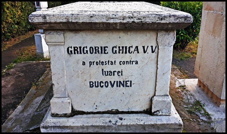 La 1 octombrie 1875 s-a ridicat la Iași de către Consiliul Comunal un monument în memoria domnitorului Grigore Ghica